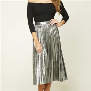 Forever 21 Silver Pleated Skirt